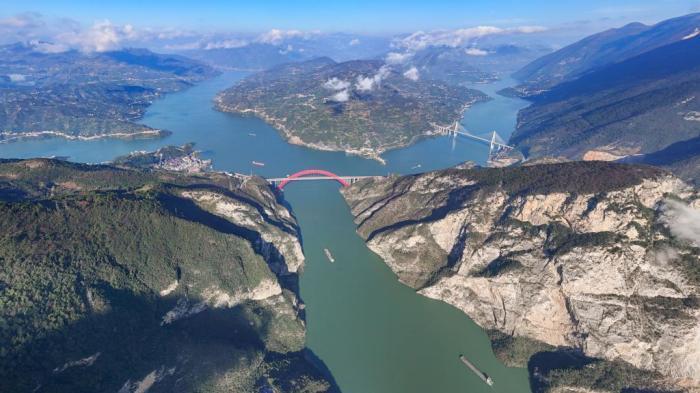 三峡库区：高峡平湖 百舸争流