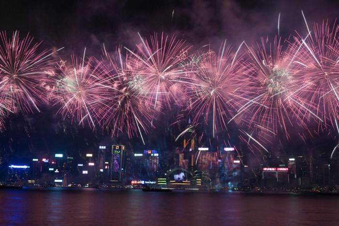 马年烟花汇演在香港上演