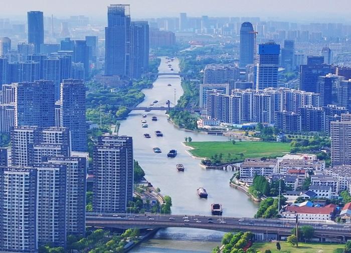 江苏苏州：京杭大运河 初夏水运忙