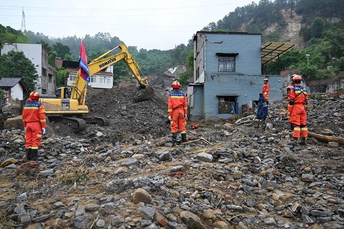 直击重庆永川特大暴雨灾害救援与安置现场