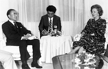 �����簧�����ж����˰������䡰�ɾ����μҡ�