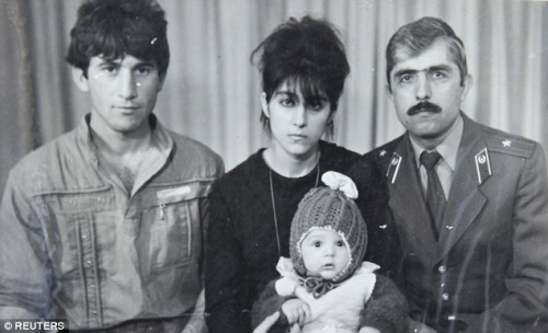 波士顿爆炸案嫌犯曾领救济券妻每周工作80小时