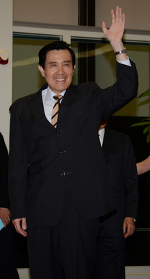 ��Ӣ�ſ϶���־����̨���ǹ��̹�ϵ��Ҫһ��